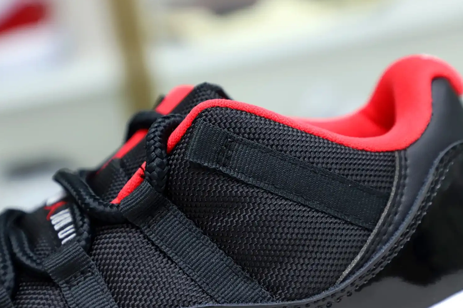 Kimikick 11 LOW JORDAN BRED RETRO AIR 0811